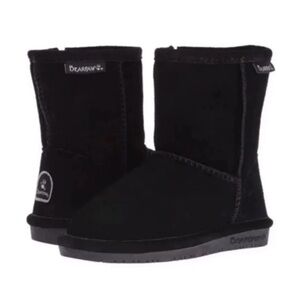BEARPAW Youth Eva Black Boot, Size: 2 Kids/Youth